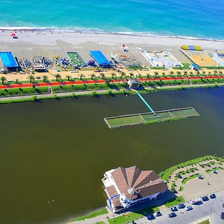 Aparthotel Sea View From The Clouds Batumi Exterior foto