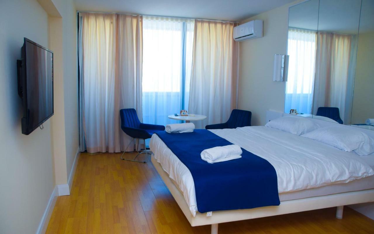 Aparthotel Sea View From The Clouds Batumi Exterior foto