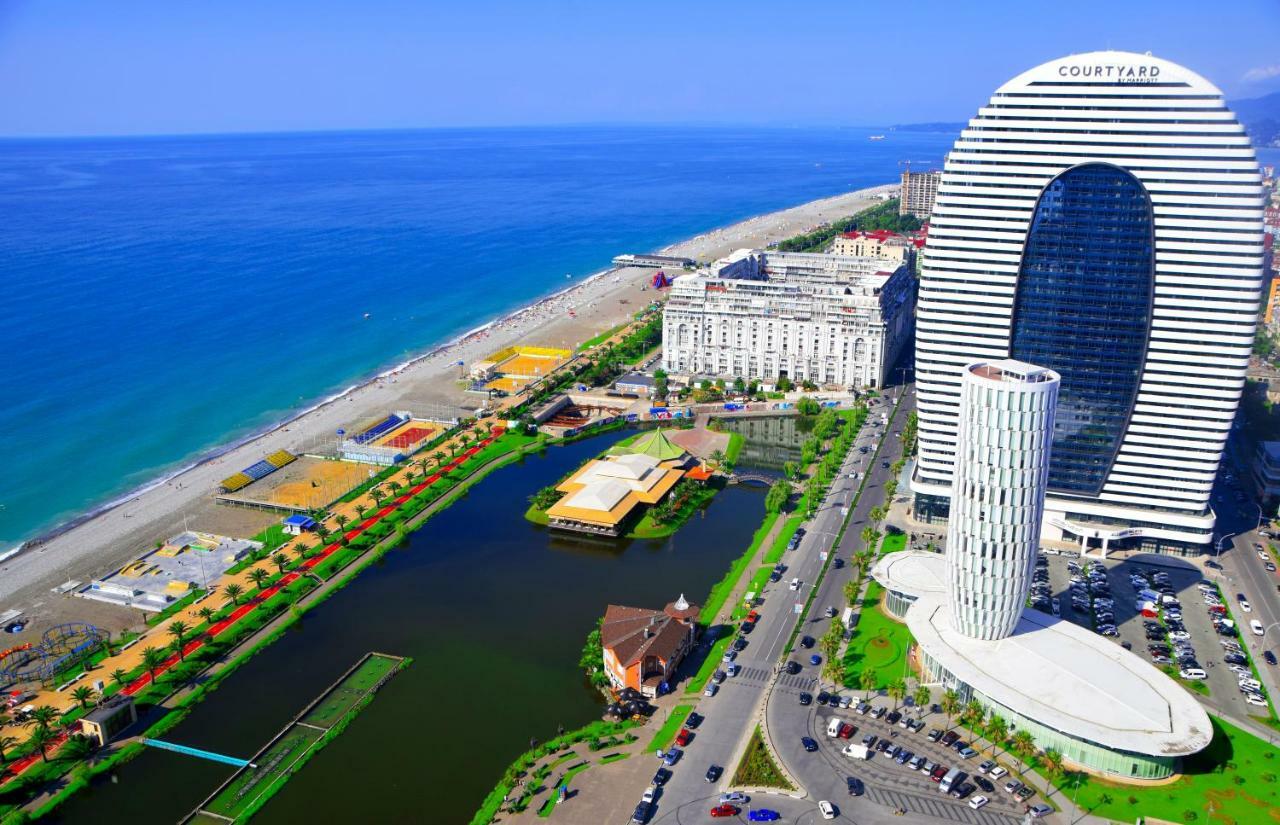 Aparthotel Sea View From The Clouds Batumi Exterior foto
